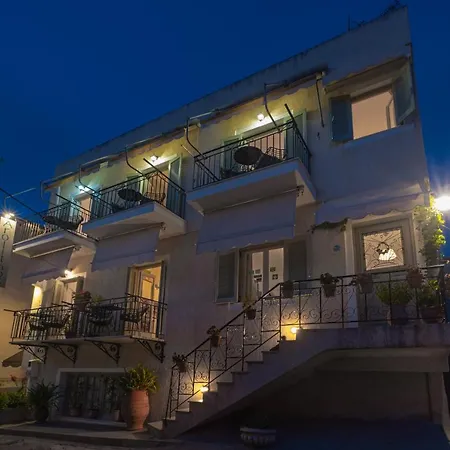 Πανσιόν Arolithos